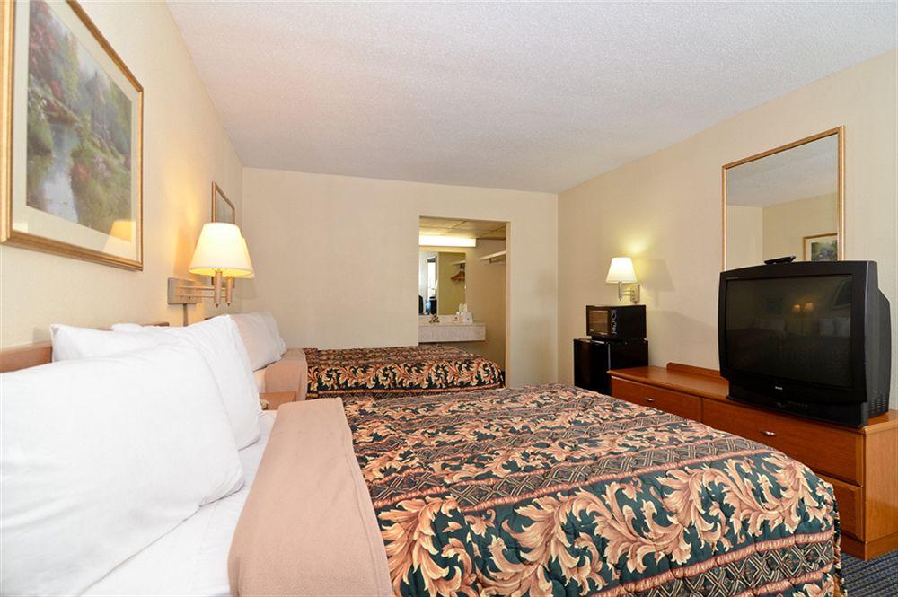 Days Inn & Suites By Wyndham Rocky Mount Golden East Eksteriør billede