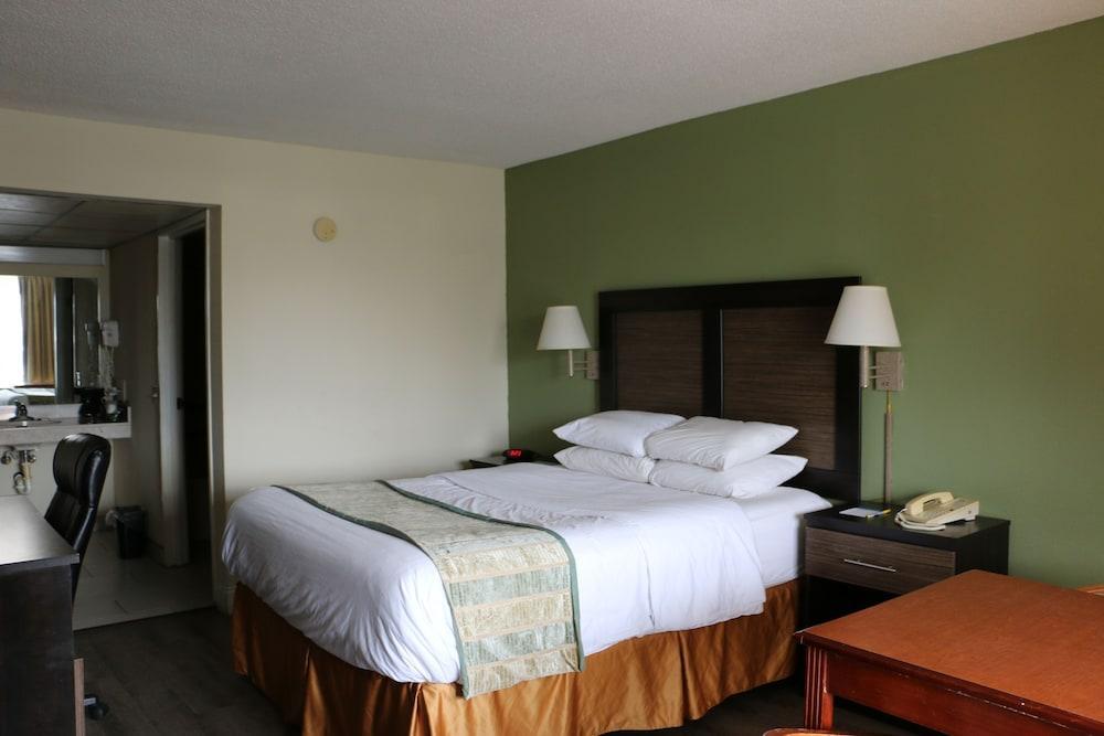 Days Inn & Suites By Wyndham Rocky Mount Golden East Eksteriør billede