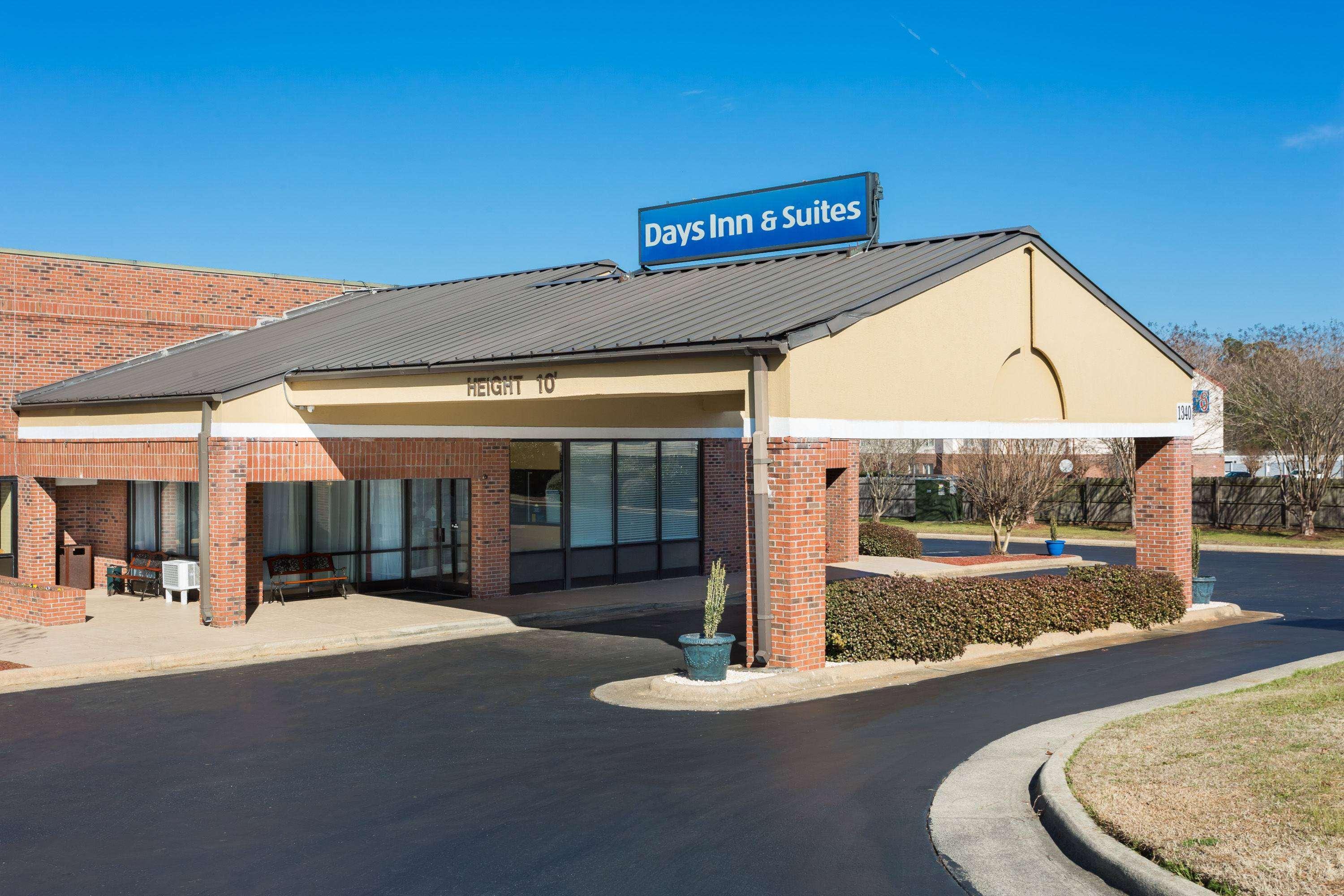 Days Inn & Suites By Wyndham Rocky Mount Golden East Eksteriør billede