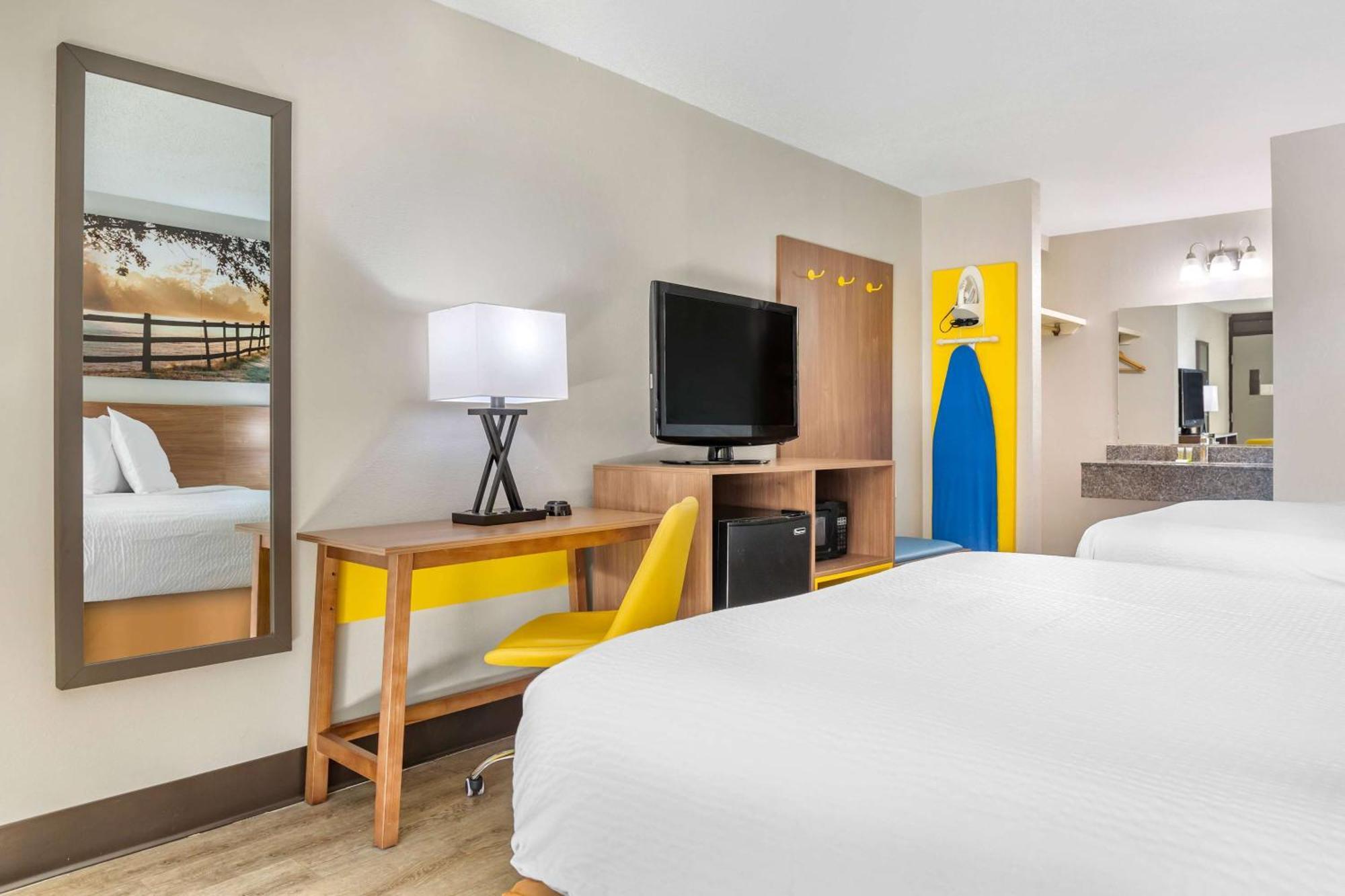 Days Inn & Suites By Wyndham Rocky Mount Golden East Eksteriør billede