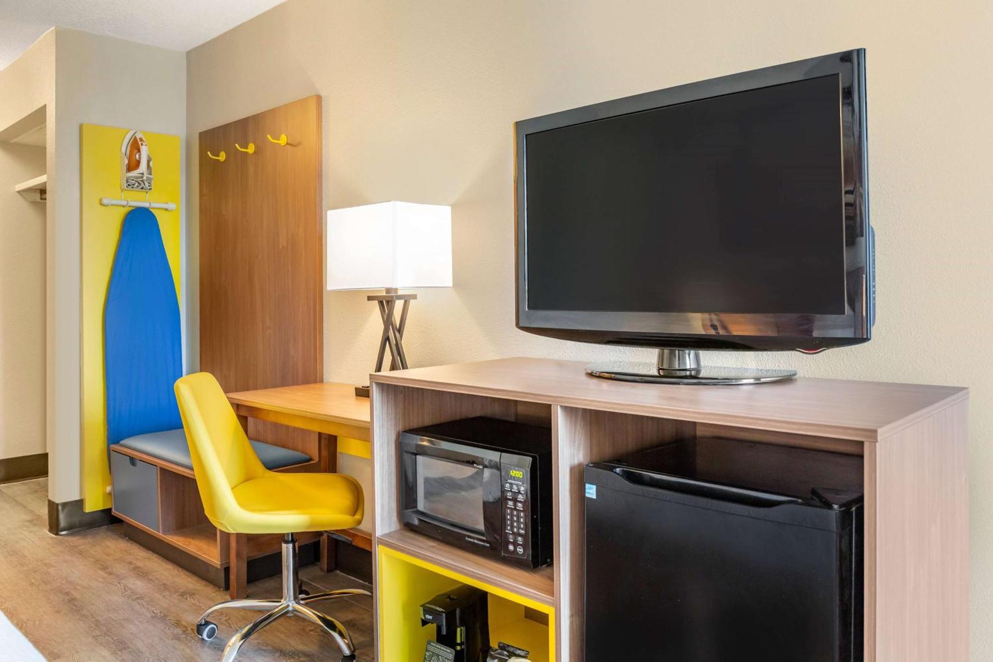 Days Inn & Suites By Wyndham Rocky Mount Golden East Eksteriør billede