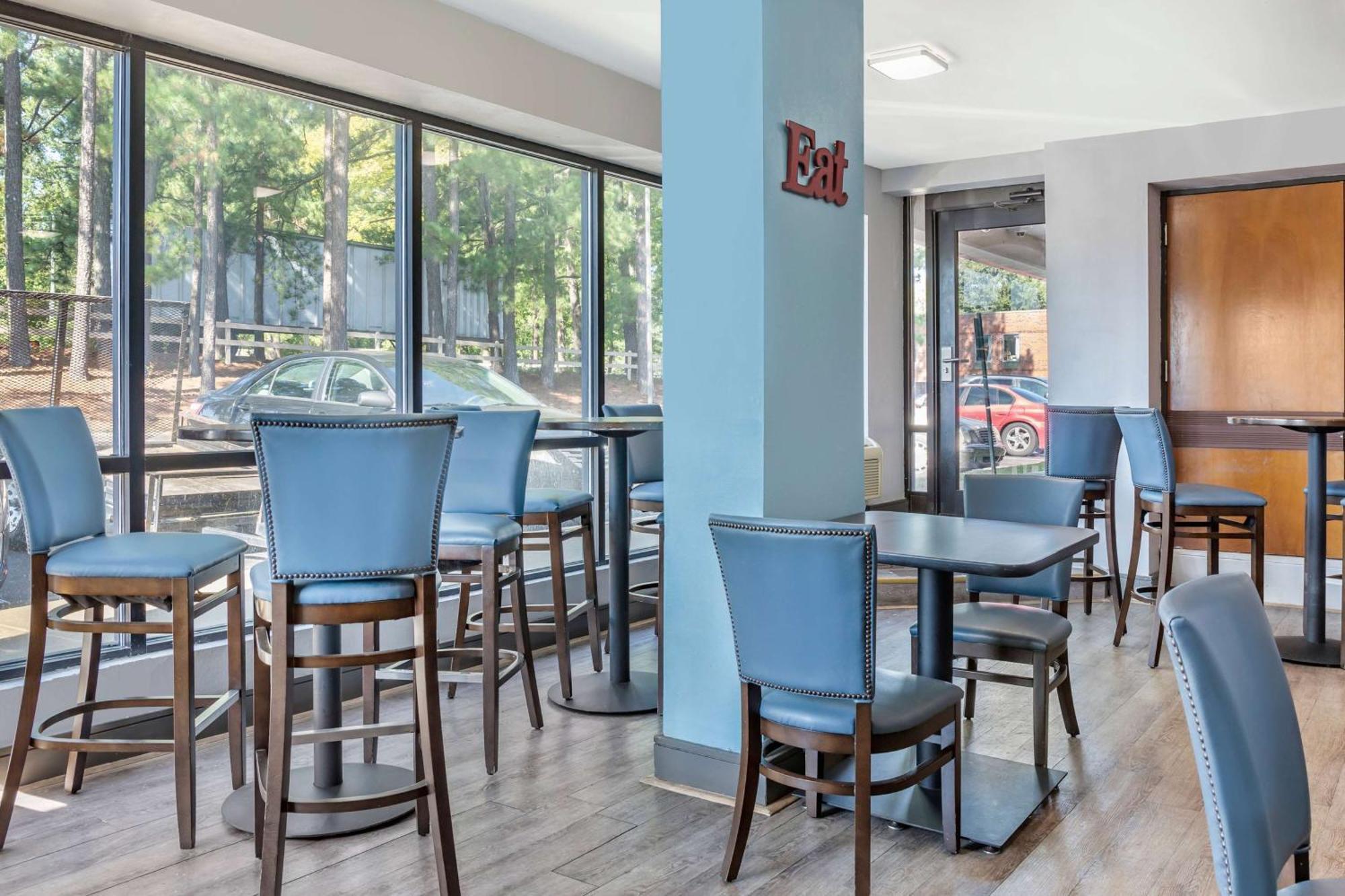 Days Inn & Suites By Wyndham Rocky Mount Golden East Eksteriør billede
