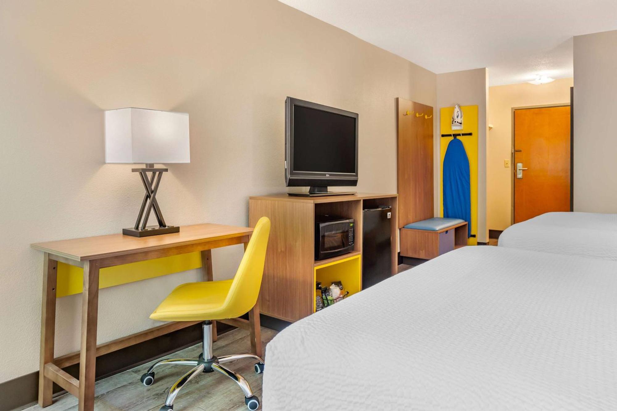 Days Inn & Suites By Wyndham Rocky Mount Golden East Eksteriør billede