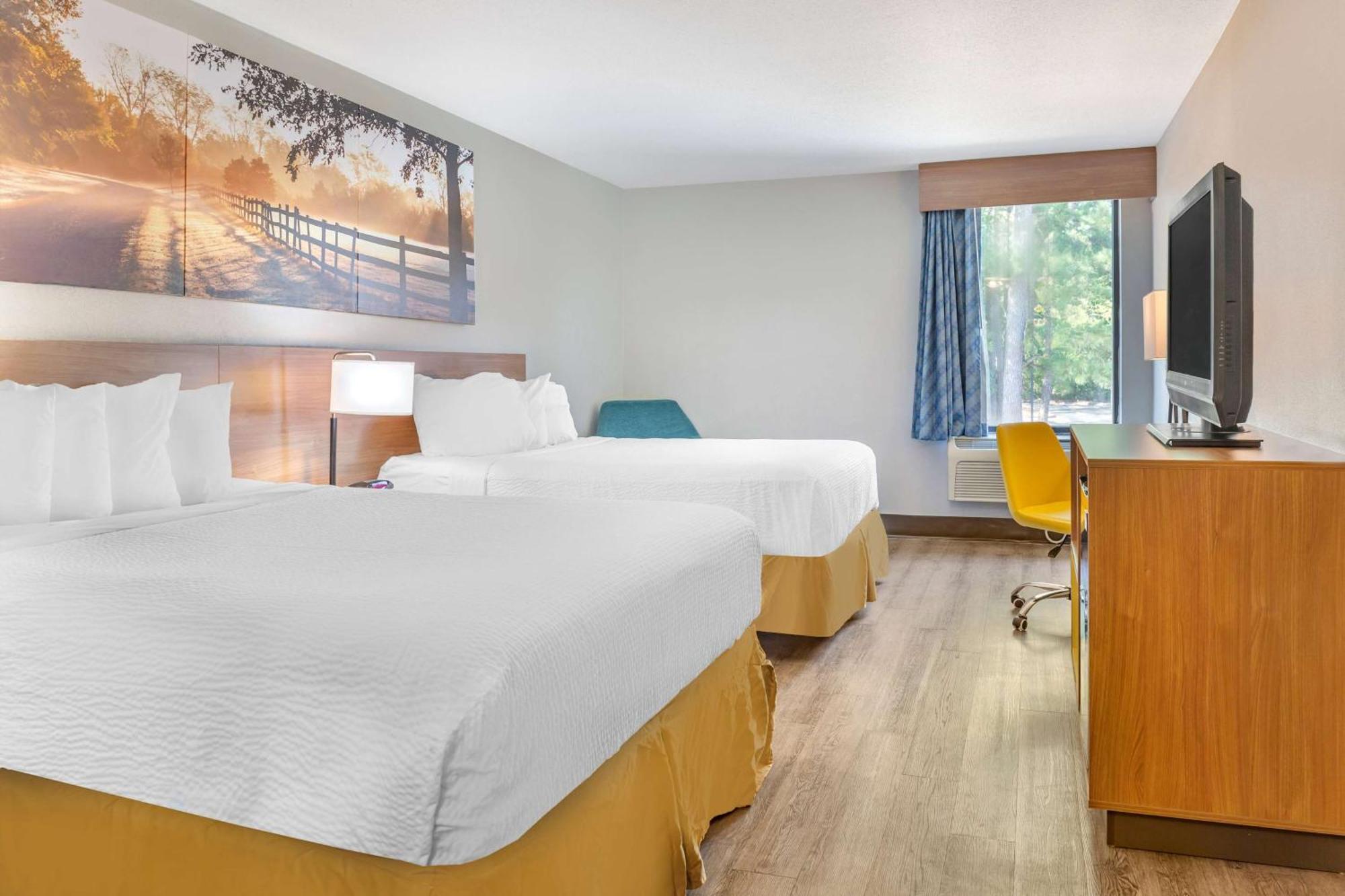 Days Inn & Suites By Wyndham Rocky Mount Golden East Eksteriør billede