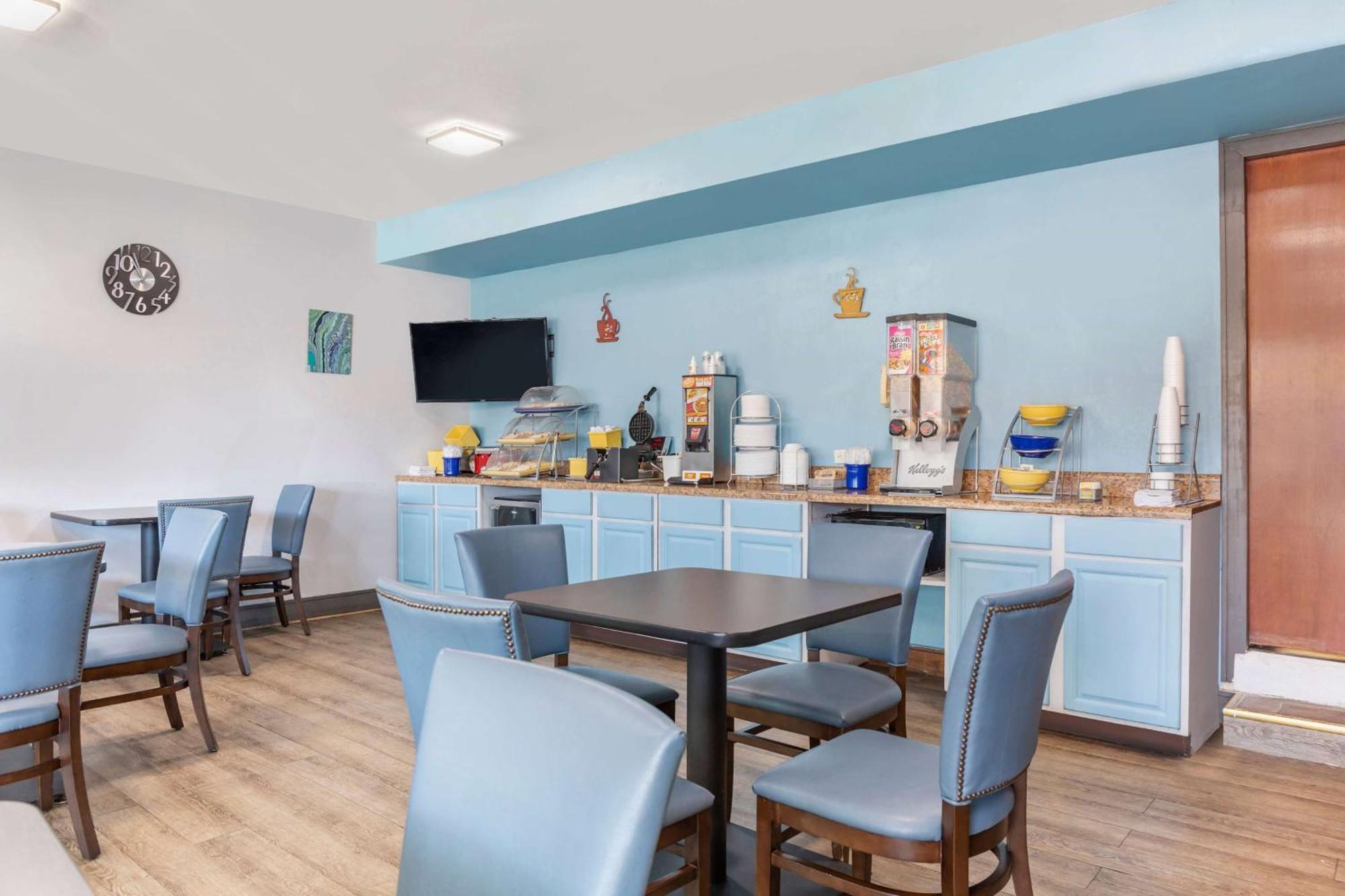 Days Inn & Suites By Wyndham Rocky Mount Golden East Eksteriør billede
