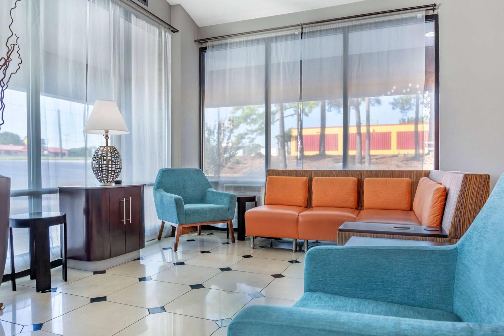 Days Inn & Suites By Wyndham Rocky Mount Golden East Eksteriør billede