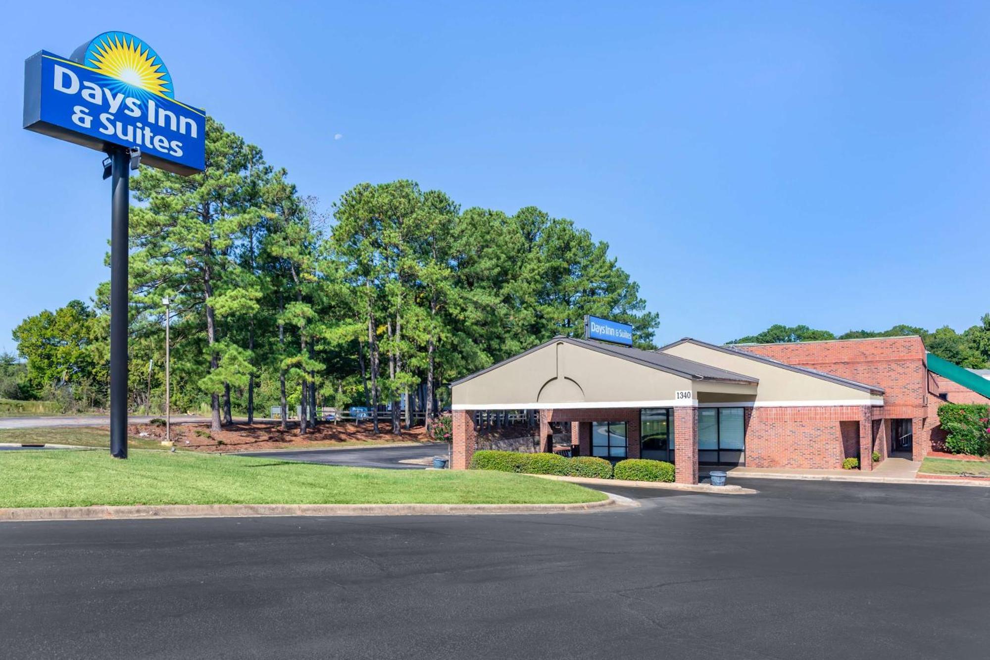 Days Inn & Suites By Wyndham Rocky Mount Golden East Eksteriør billede