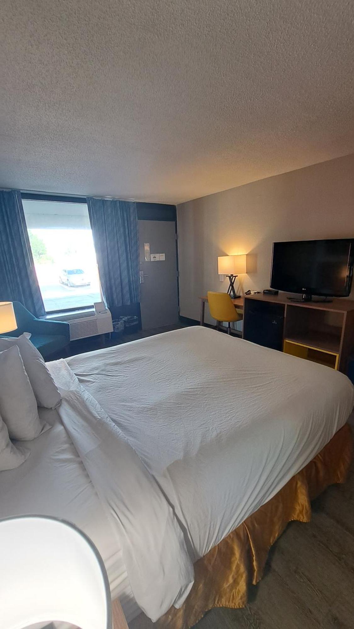 Days Inn & Suites By Wyndham Rocky Mount Golden East Eksteriør billede