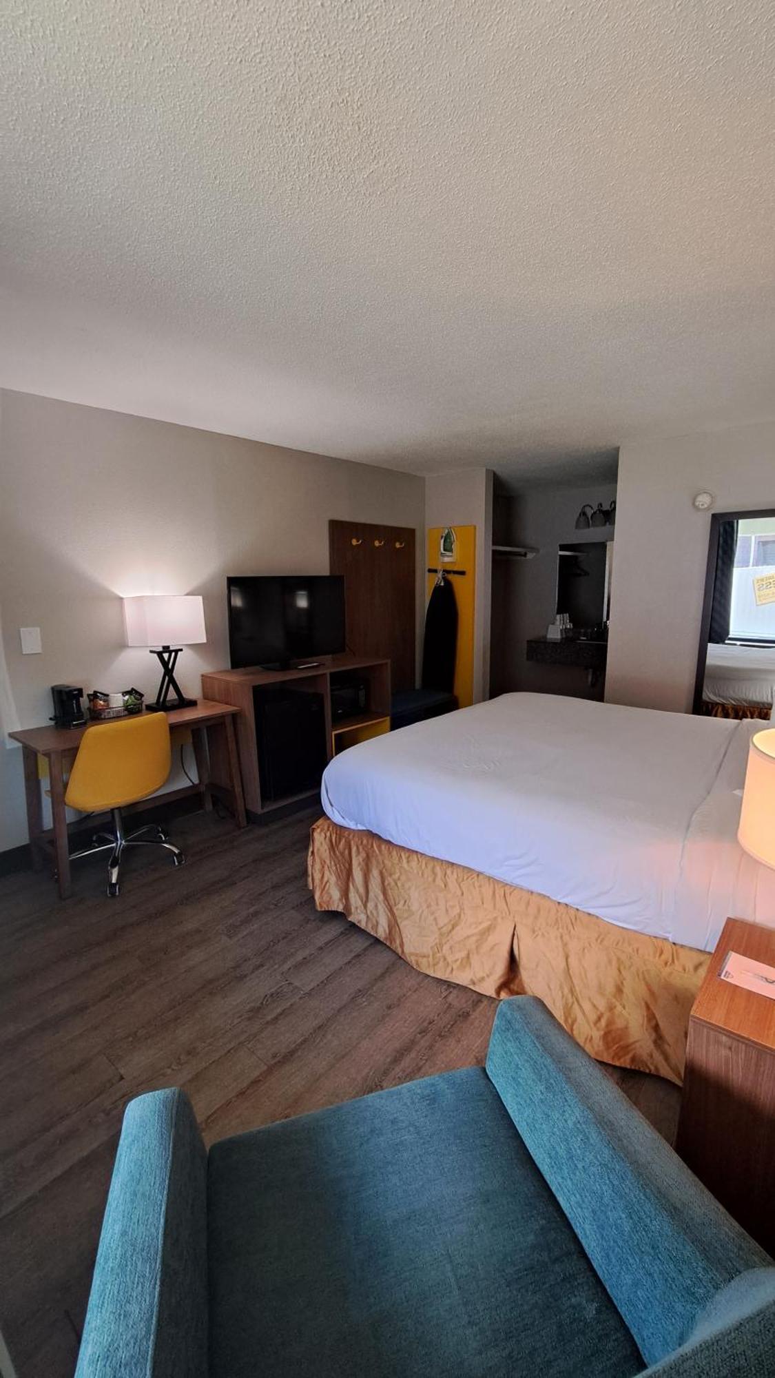 Days Inn & Suites By Wyndham Rocky Mount Golden East Eksteriør billede