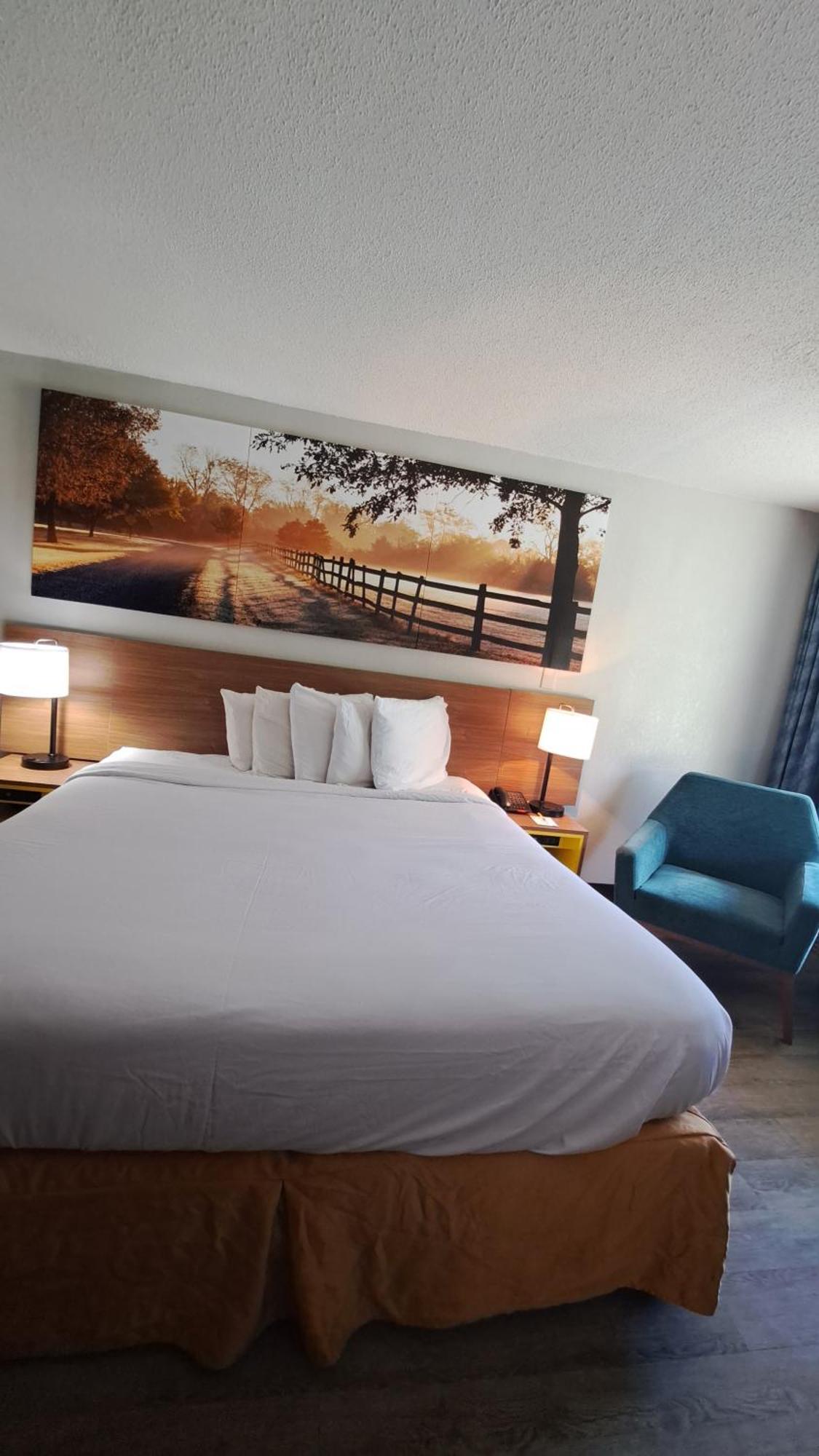 Days Inn & Suites By Wyndham Rocky Mount Golden East Eksteriør billede