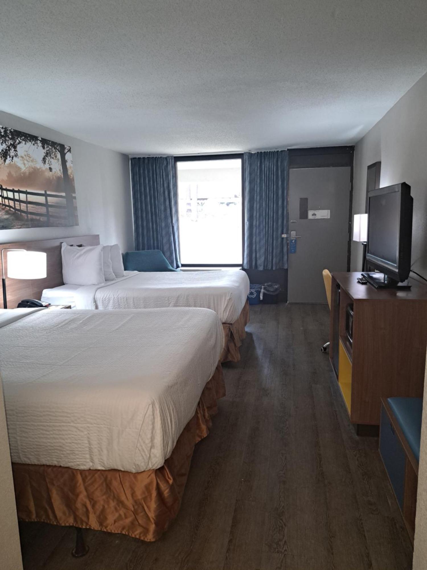 Days Inn & Suites By Wyndham Rocky Mount Golden East Eksteriør billede