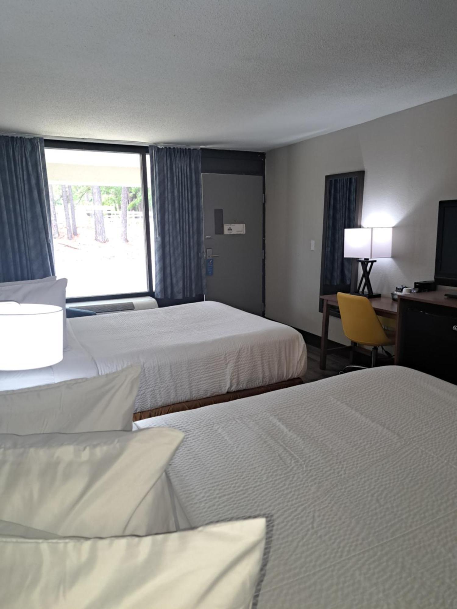 Days Inn & Suites By Wyndham Rocky Mount Golden East Eksteriør billede