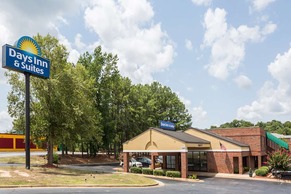 Days Inn & Suites By Wyndham Rocky Mount Golden East Eksteriør billede